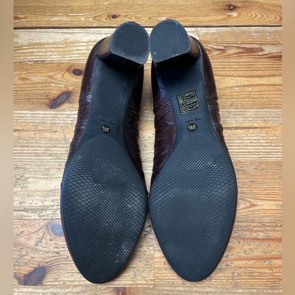 Prada Size 39 1/2 (EU) Vintage Leather Heels - Picture 3 of 3
